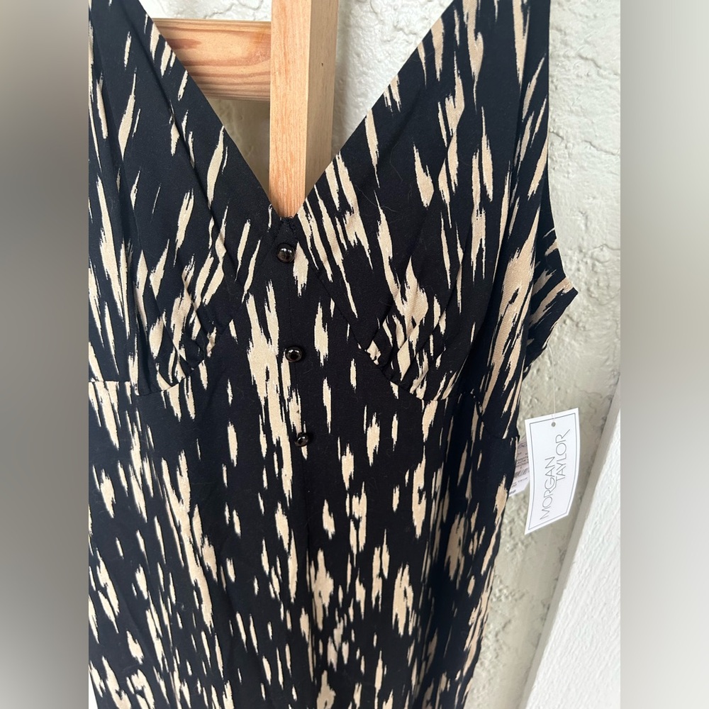 Morgan Taylor Black and Tan Lightweight Dress